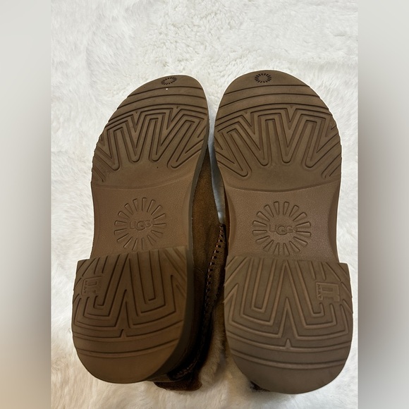 UGG McKay Boot - Picture 7 of 9